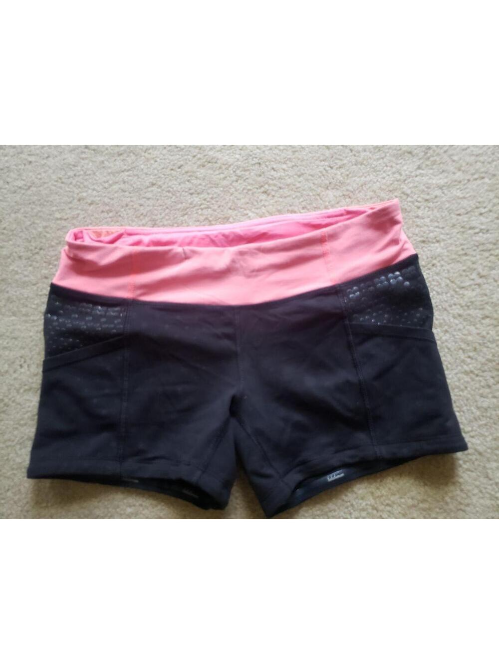 Lululemon running women's sz 6 shorts black